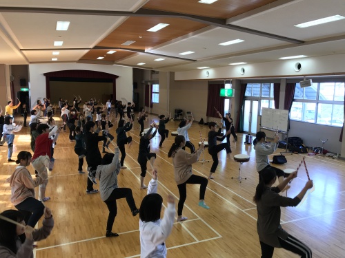 和太鼓を学ぶ