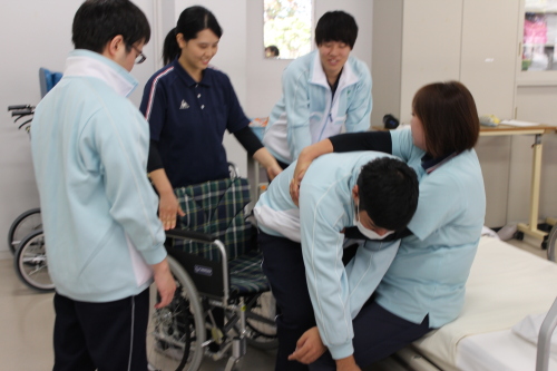 スーパートランスを学ぶ。