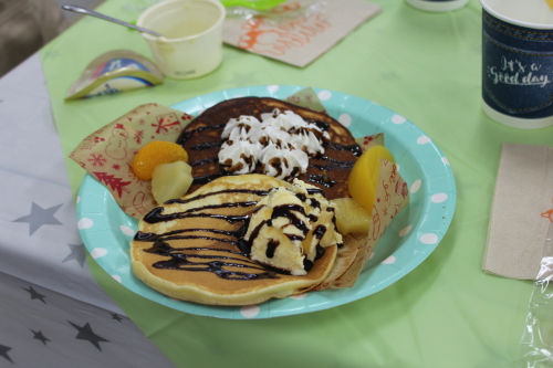 学院説明会でホットケーキパーティをしました。
