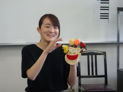 笑顔が最高！手袋シアター実演会