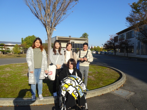 車いす外出支援学習をしました。