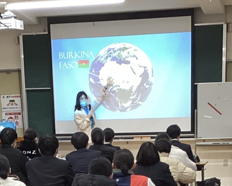 看護学科2年生　グローバルな視点を持った看護師へ