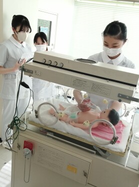 看護学科2年生　『命をはぐくむひとへの看護プロセス』の授業