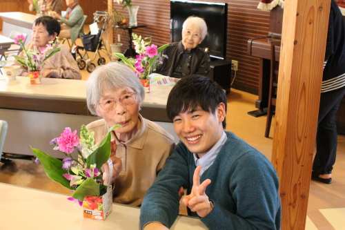 　「生け花」 と 「お茶席」で　…ふ・れ・あ・い  (^^ゞ　　