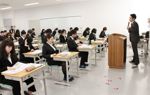 卒業記念講演 『実学講座』 を受けました (^^)//